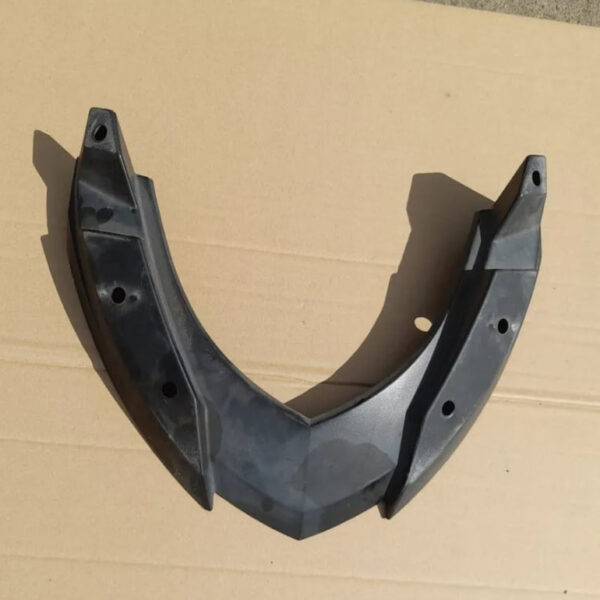 Накладка ветрового стекла 2006 год