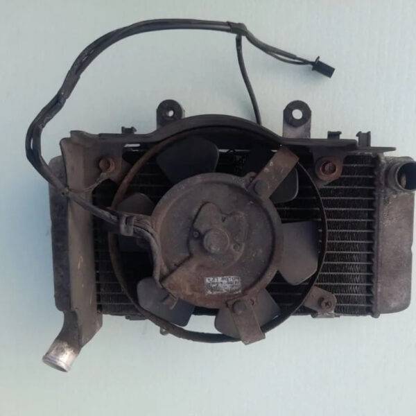 Радиатор левый 1998-2001 гг.