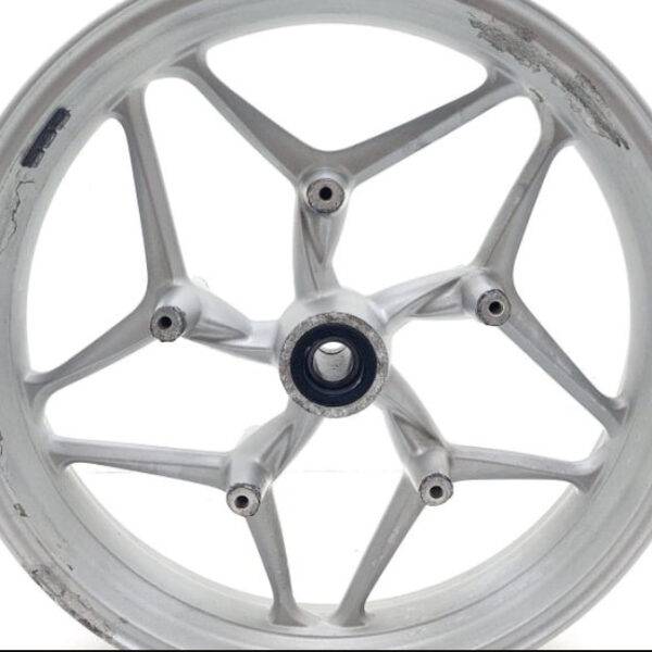 Переднее колесо 2011 год