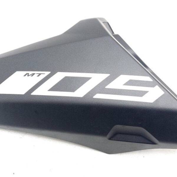 Правая боковая накладка 2019 год