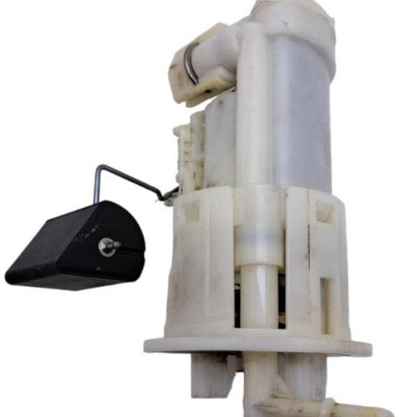 Топливный насос (помпа) 2009 год