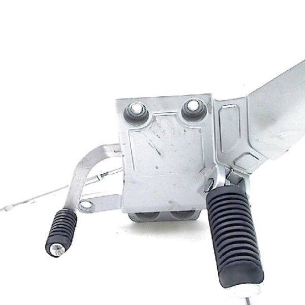 Левый кронштейн подножки 2015 год