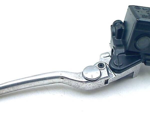 Главный тормозной цилиндр 2016 год