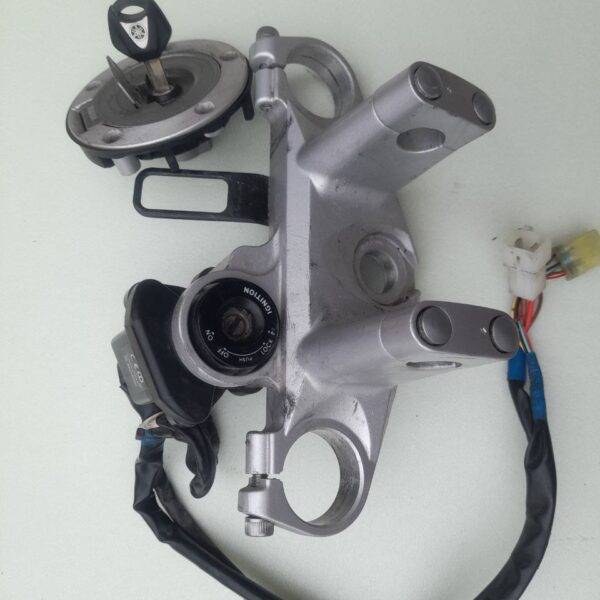 Траверса верхняя с замком зажигания и ключом + лючок бензобака