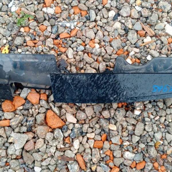 Накладка замка капота