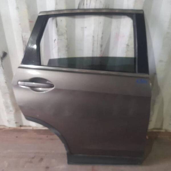 Дверь правая задняя