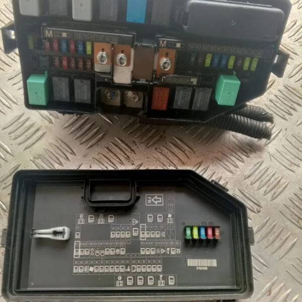 Блок предохранителей