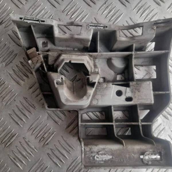 Кронштейн форсунки омывателя фары