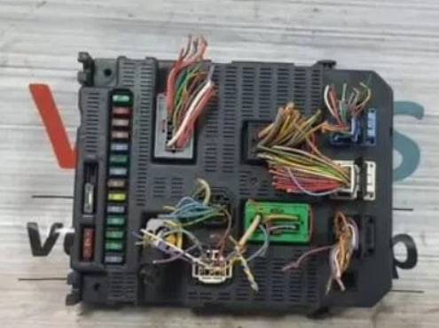 Блок предохранителей (BSI)