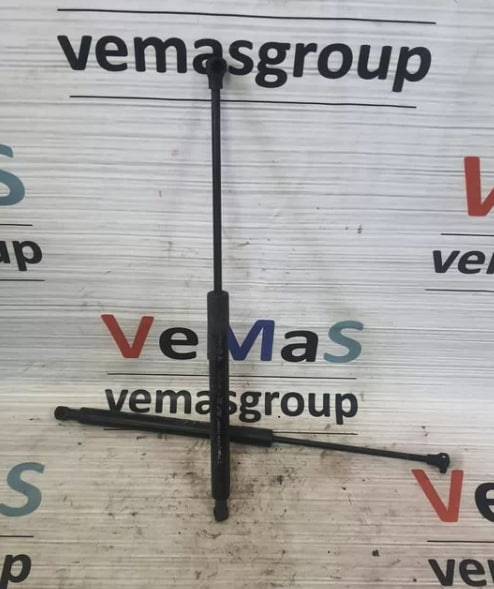 Амортизатор крышки багажника