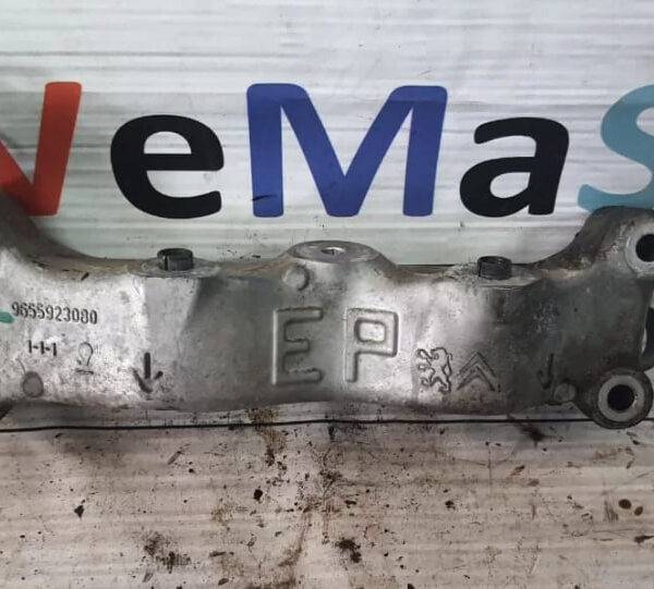 Кронштейн опоры двигателя