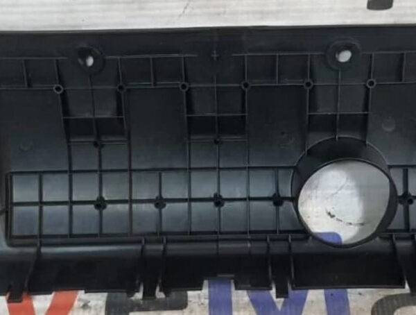 Крышка двигателя