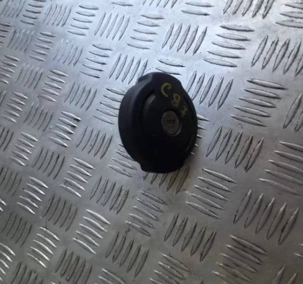 Крышка топливного бака