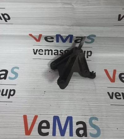 Кронштейн крепления МКПП