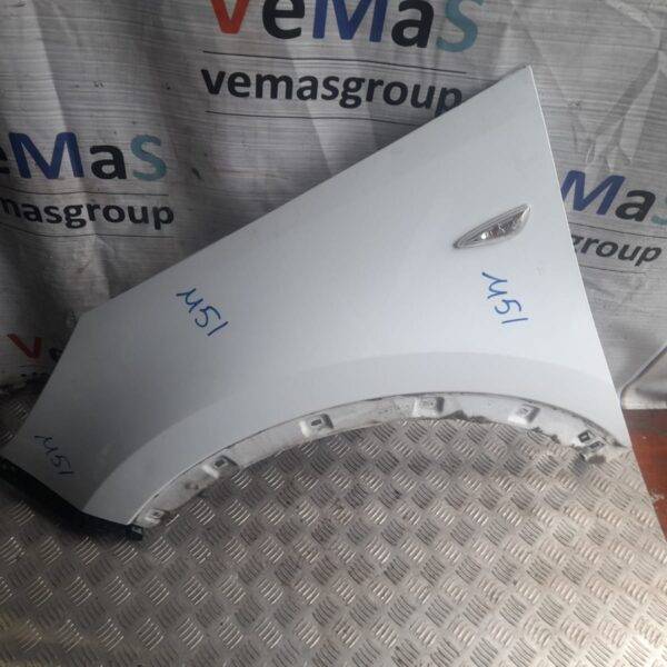 Крыло переднее левое